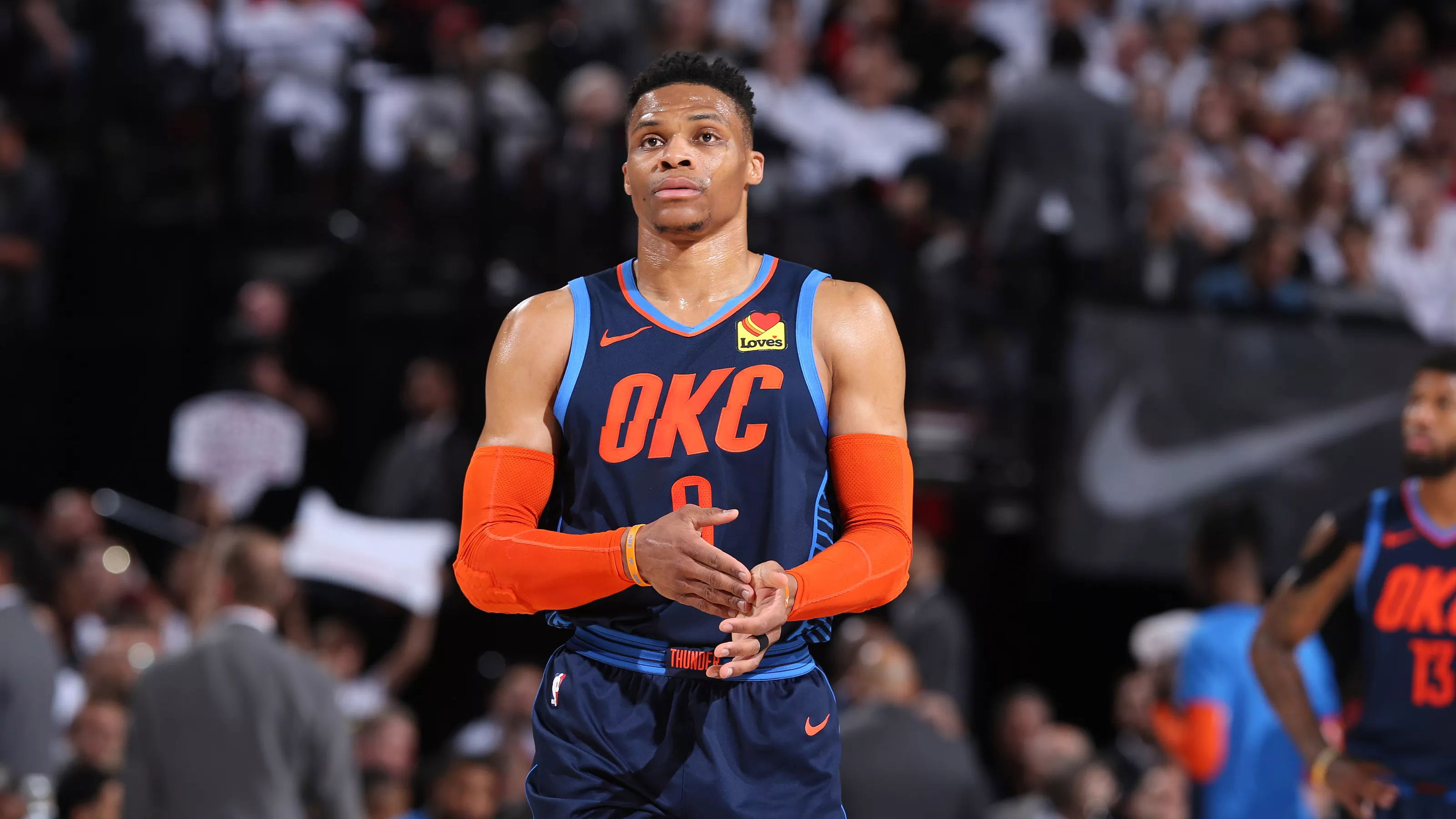 本赛季卡斯尔出战时马刺12胜4负，他场均砍18+7+6（卡斯尔登场时马刺本季12胜4负，个人场均18分7篮板6助攻）