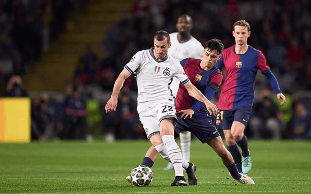 前裁判：米兰确实不该被判点球，但主裁判给的理由有问题（前裁判称：米兰点球不应判，主裁解释存疑）