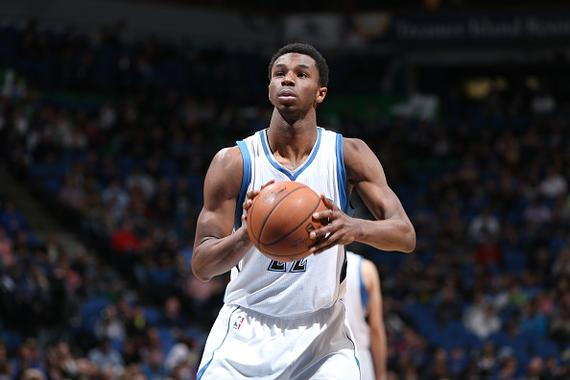 拉波尔塔的圣诞轻松时刻：巴萨主席的亲民魅力与未来布局（圣诞里的拉波尔塔：巴萨掌门的亲和力与未来蓝图）