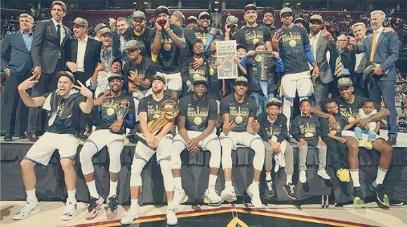 摸吉祥物女演员胸部，前塞尔塔队长马略被判赔偿1000欧（前塞尔塔队长马略因不当触碰吉祥物女演员胸部被判赔偿1000欧元）