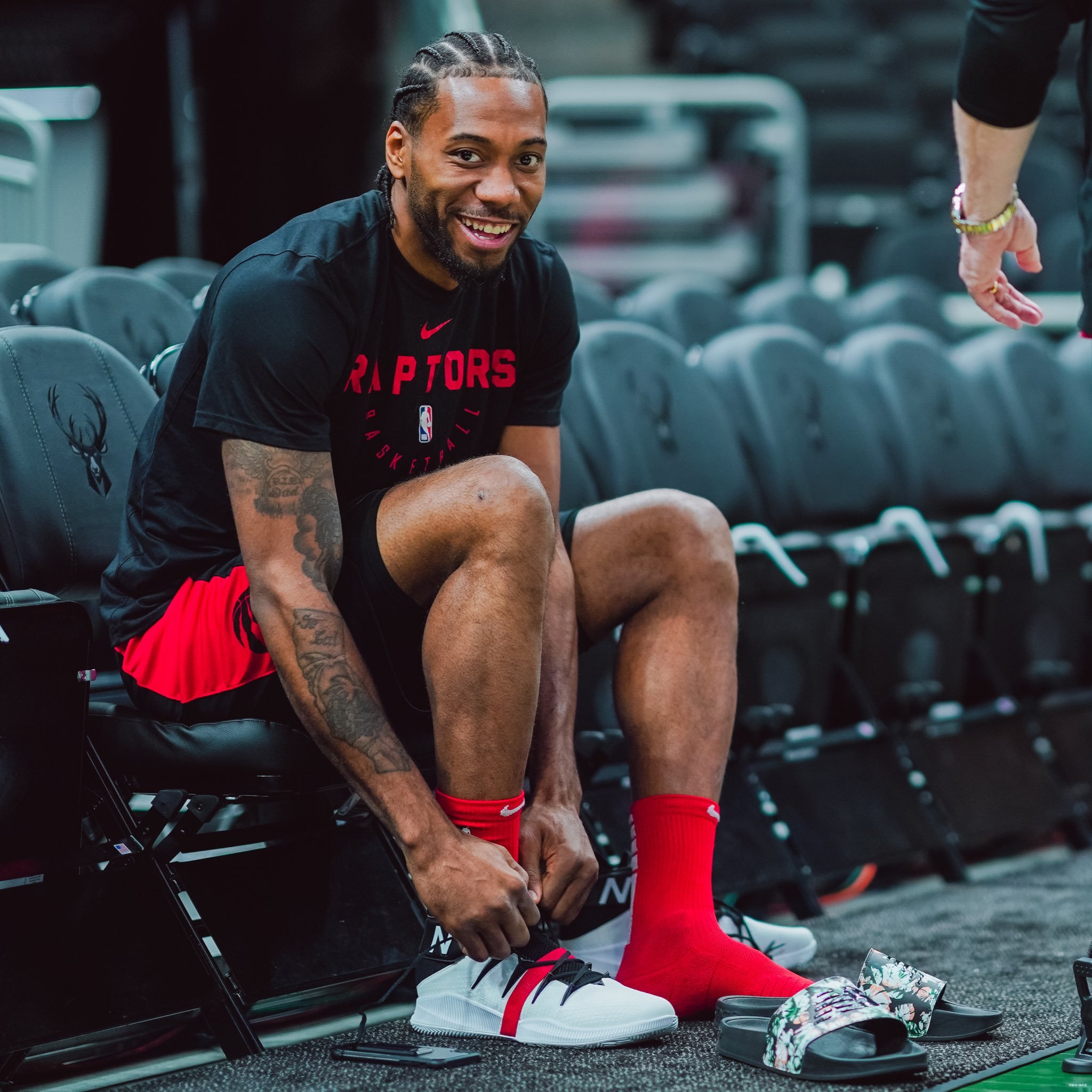 马卡：许多球探想在青年欧冠上考察霍安，但他却没参加比赛（马卡：多名球探欲在青年欧冠考察霍安，然而他未出场）