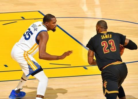 四川“巴蜀雄起杯”12月恢复：分男女组别，职业球员不能参加（四川“巴蜀雄起杯”12月重启：设男女组，职业球员不得参赛）