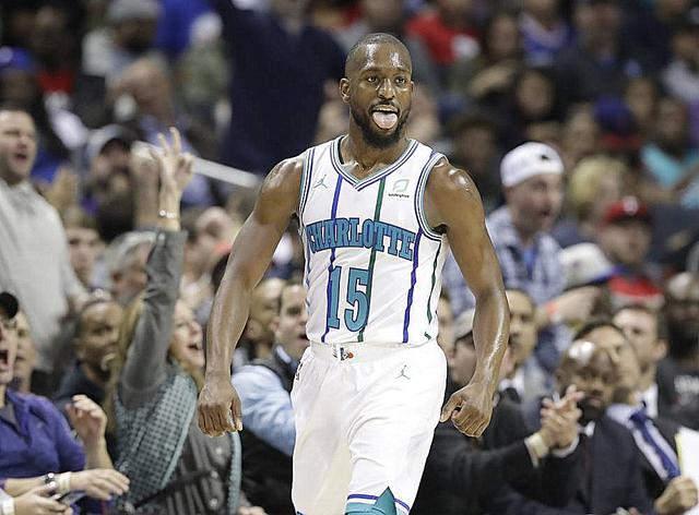 为梦想坚持的人最帅（坚守梦想的人最耀眼）