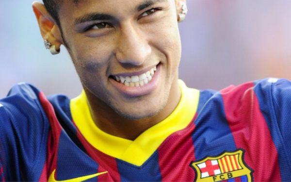 罗伊斯重返多特主场，俱乐部官方社媒发文欢迎（多特官方社媒发文欢迎罗伊斯重返主场）