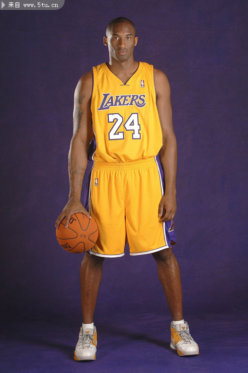 足球欧洲媒体评最佳11人阵容，无人争议（欧洲媒体评出足球最佳11人阵容，一致认可）