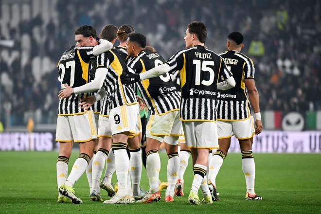 铭记，利物浦在新赛季的名单里仍然保留了若塔（别忘了：利物浦新赛季名单仍有若塔在列）