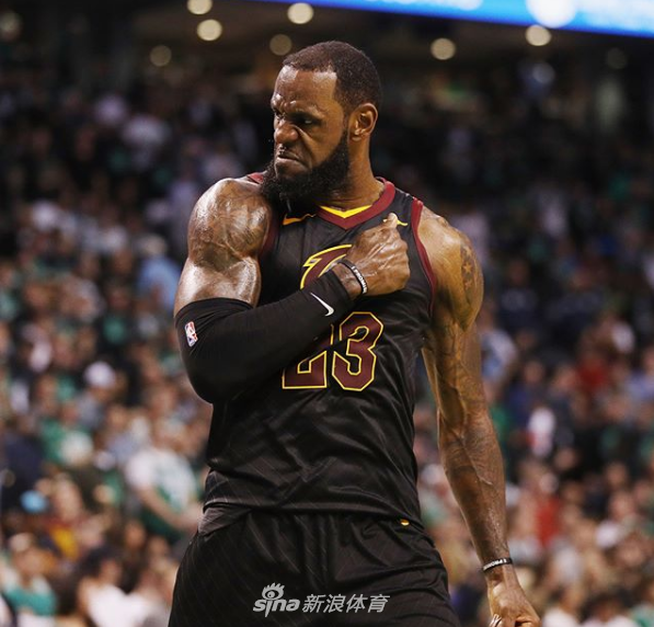 记者：泰山不会放弃成绩搞年轻化，韩鹏明年是否执教还没定（记者：泰山队不会为年轻化牺牲成绩，韩鹏明年是否执教尚未确定）