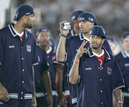 山东男篮上半场强势领先（山东男篮半场占据明显优势）