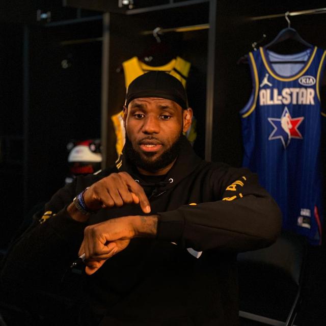 阿尔特塔、卡索拉、波多尔斯基等名宿引阿森纳球迷怀念（阿森纳名宿阿尔特塔、卡索拉、波多尔斯基等引发球迷怀念）